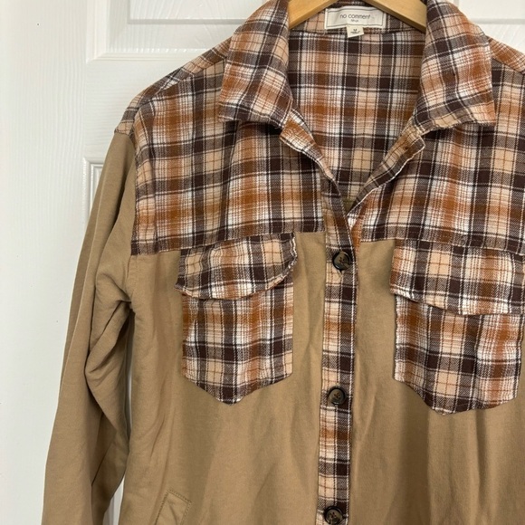 Tan plaid shacket Size Medium - Picture 3 of 10